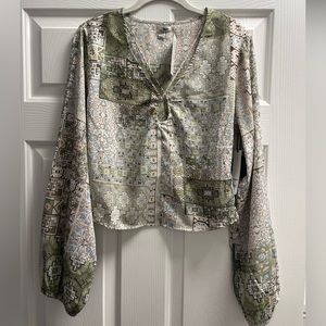 Amazing Lace crop top, size large (fits like a medium)